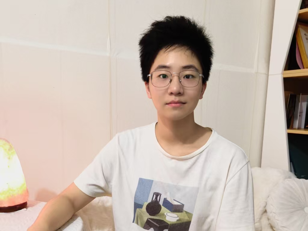 周文茜.jpg